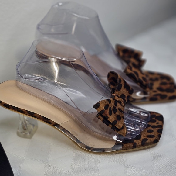 Leopard Print Heels with Clear Strap, Women's Size 41/10 US - Picture 4 of 7
